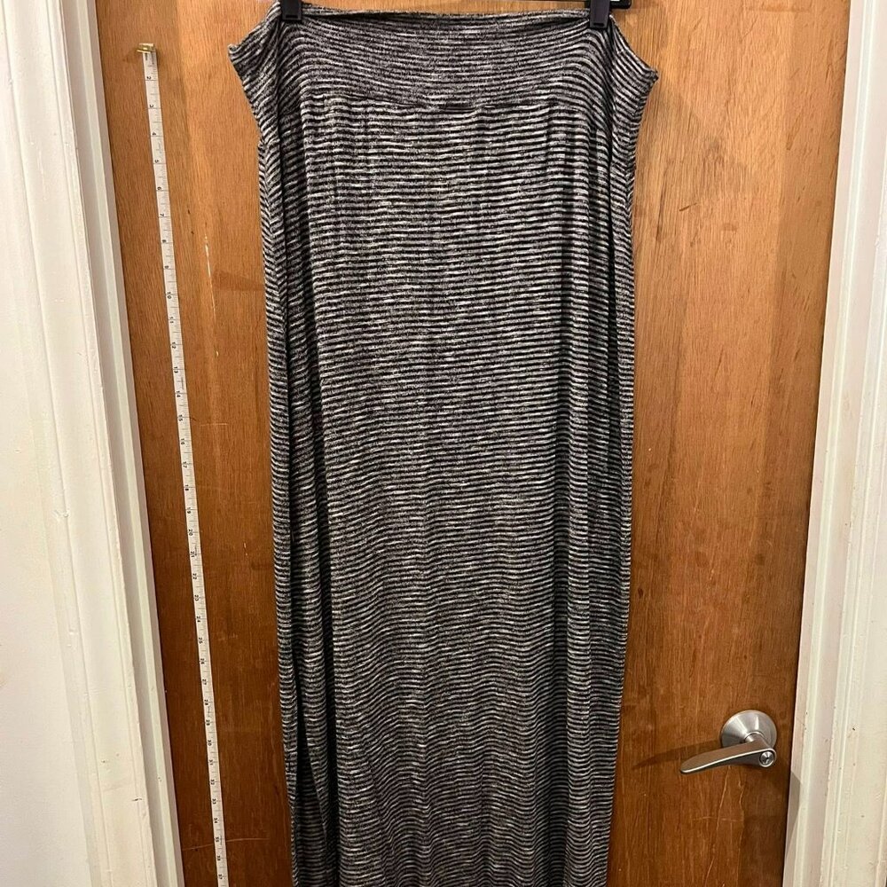 Size 3X - AGB - Black and Gray Knit Maxi Skirt